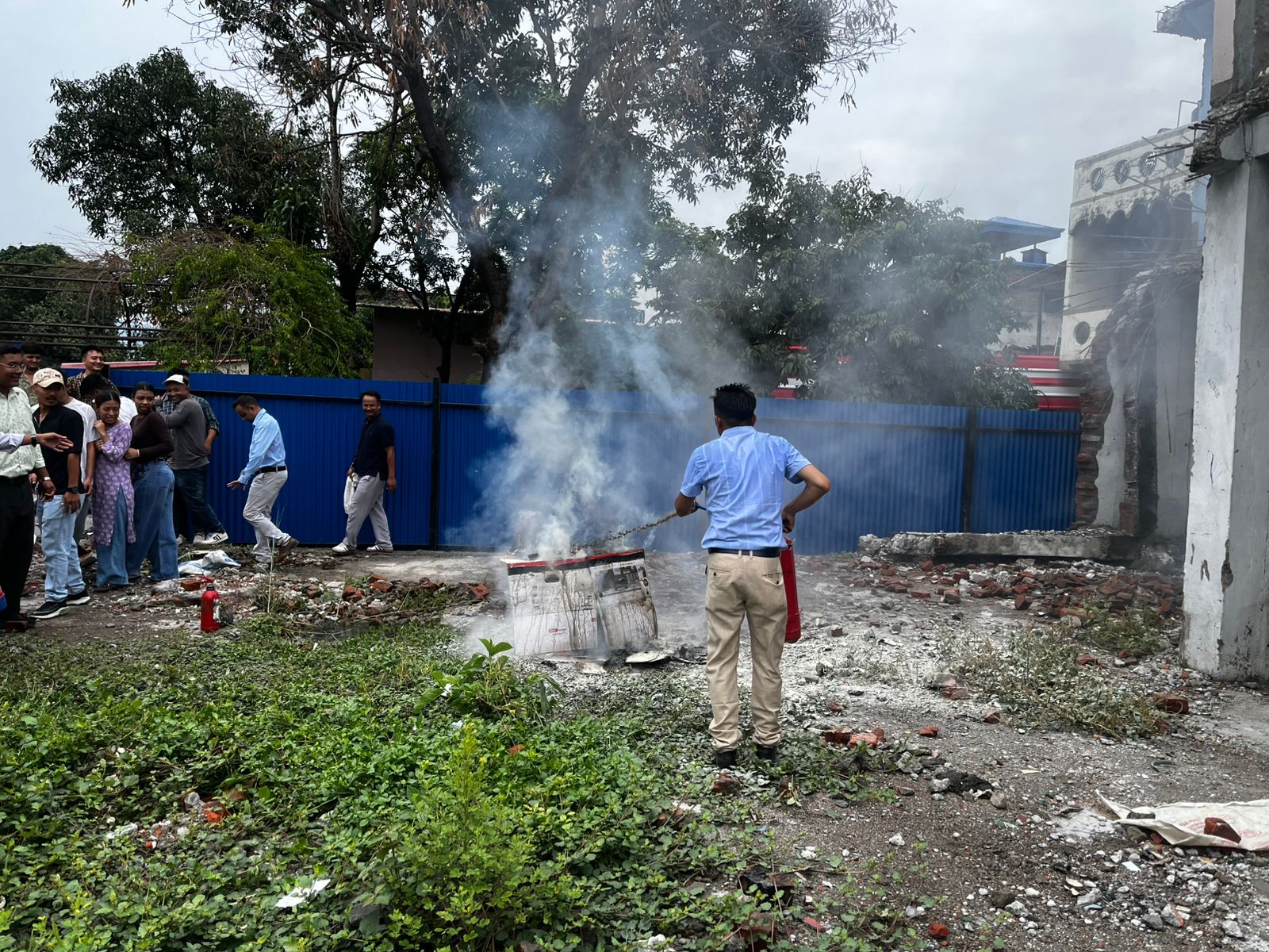 फायर फाइटिङ तथा फायर इभ्याकुएसन सम्बन्धी व्यावहारिक प्रदर्शन - Image 6