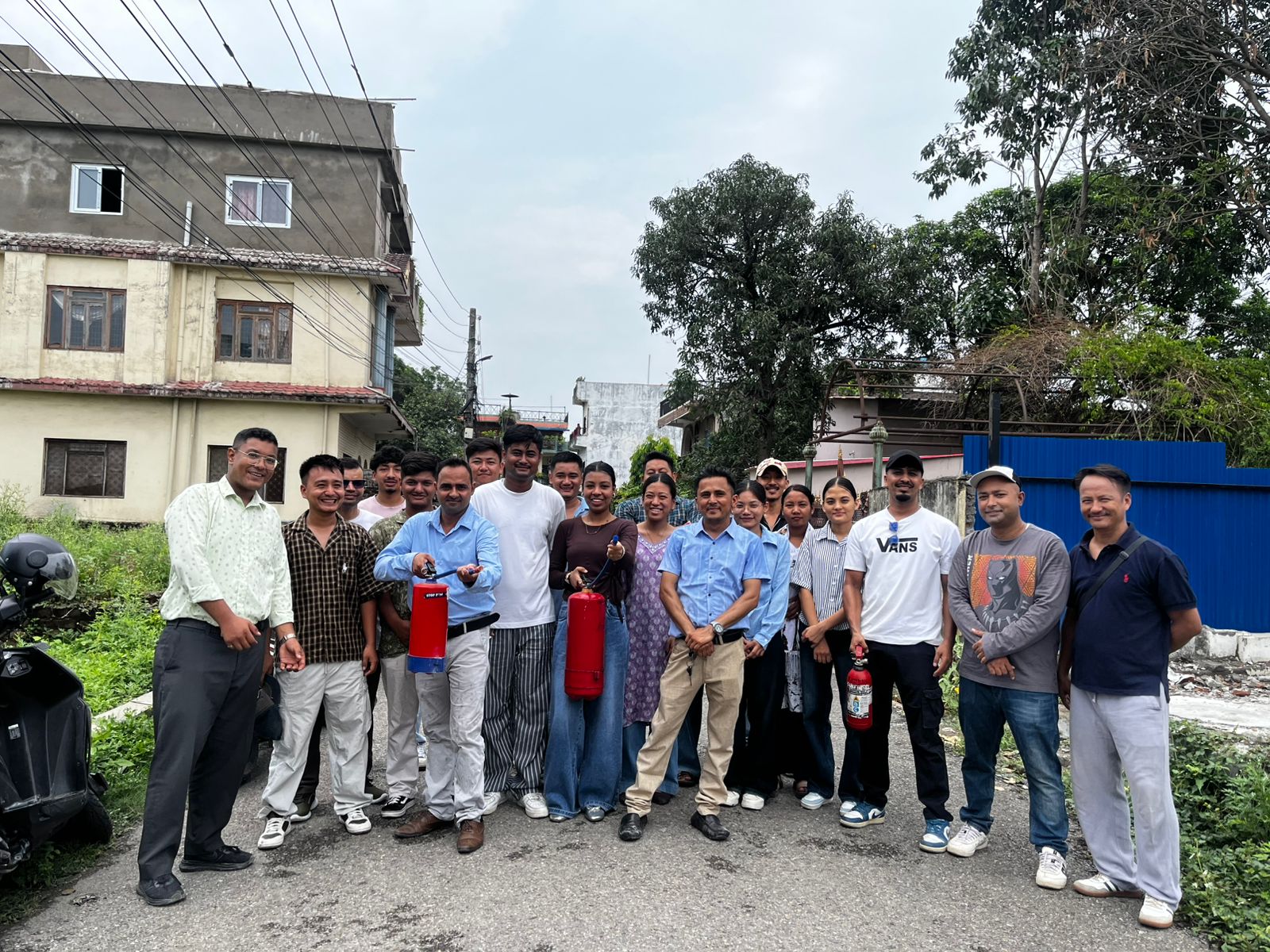 फायर फाइटिङ तथा फायर इभ्याकुएसन सम्बन्धी व्यावहारिक प्रदर्शन - Image 8