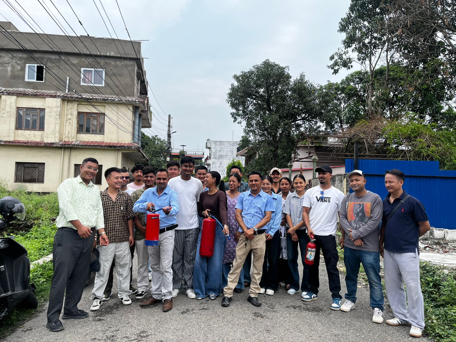 फायर फाइटिङ तथा फायर इभ्याकुएसन सम्बन्धी व्यावहारिक प्रदर्शन - Image 9